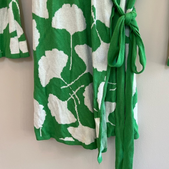 Diane von Furstenburg x Target V-Neck Ginkgo Green Sweater Wrap Top Dress, XXS - Picture 5 of 14